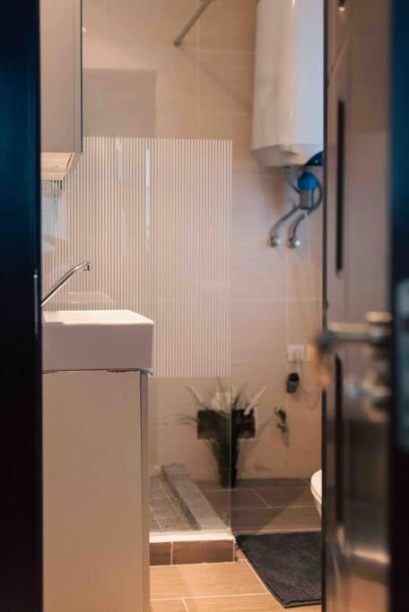 Apartmán Cozy Studio In The Heart Of Bukurešť Exteriér fotografie